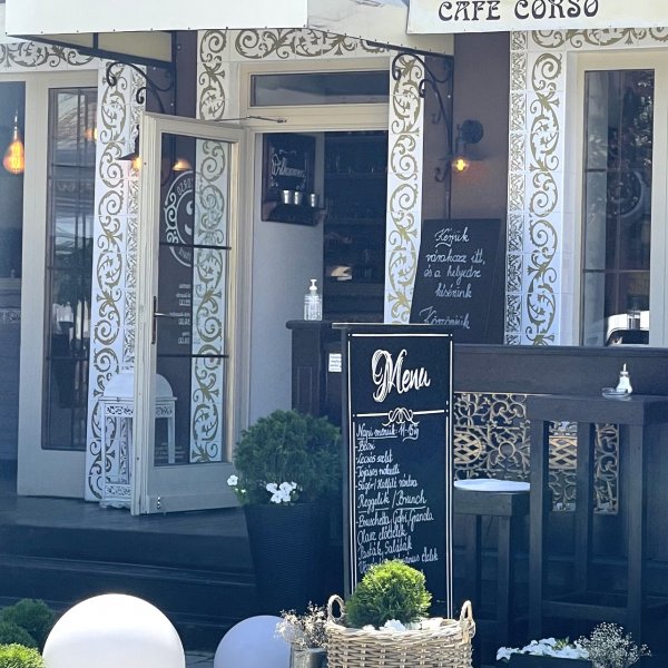 CAFE CORSO RESTAURANT SZENTGOTTHÁRD ( 300 m )