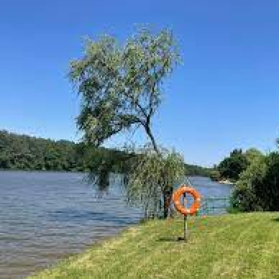 Borostyán-tó Zalalövő ( 38 km )